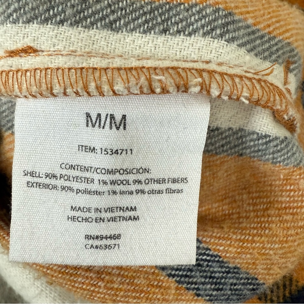 HFX women’s Medium shacket. Blue white brown tan plaid. Snap closures. Very warm - Picture 7 of 8